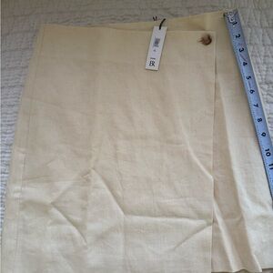 Banana Republic butter yellow mid thigh skirt and vest